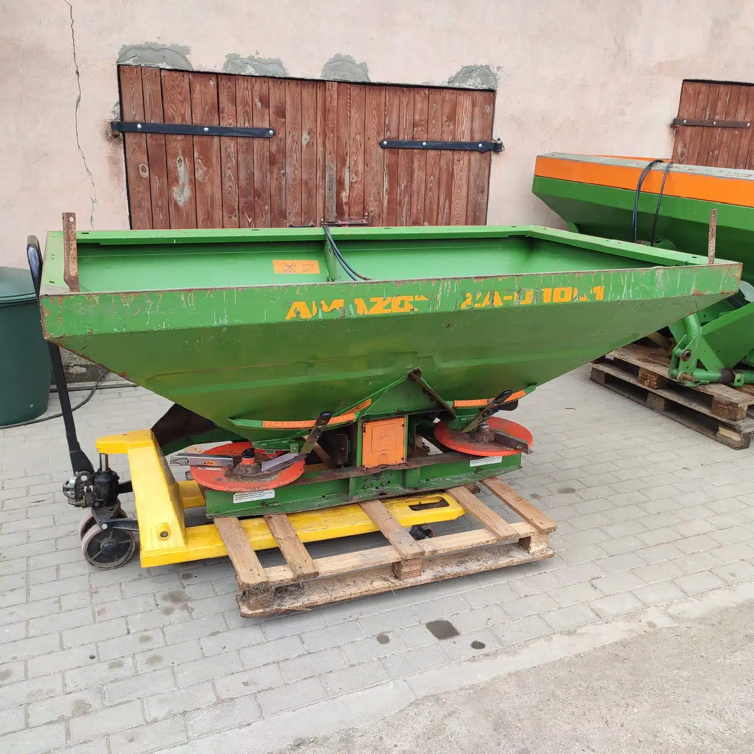 Rozsiewacz AMAZONE ZAU 1001