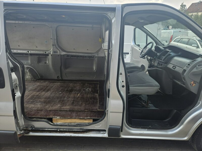 Opel Vivaro Opłacony Zdrowy Zadbany Serwisowany Long Gotowy do Pracy