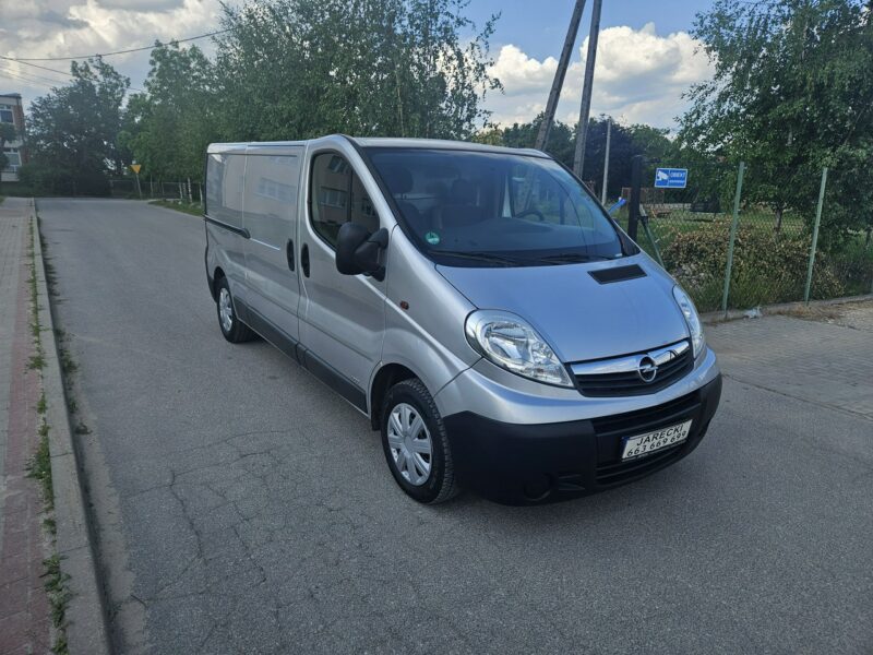 Opel Vivaro Opłacony Zdrowy Zadbany Serwisowany Long Gotowy do Pracy