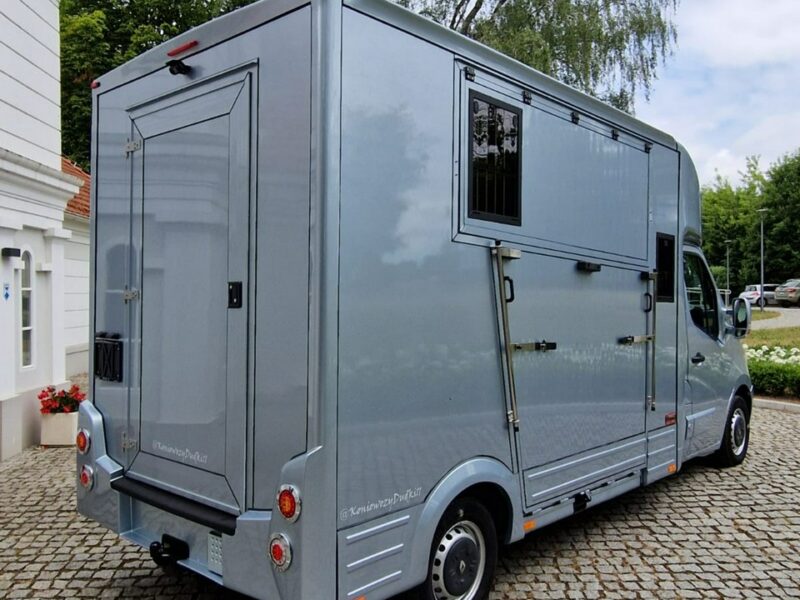 Renault Master Koniowóz, 4 Miejsca, Zabudowa Ogierowa. Kam.Cof.Hak. Na 2 konie.Szyber