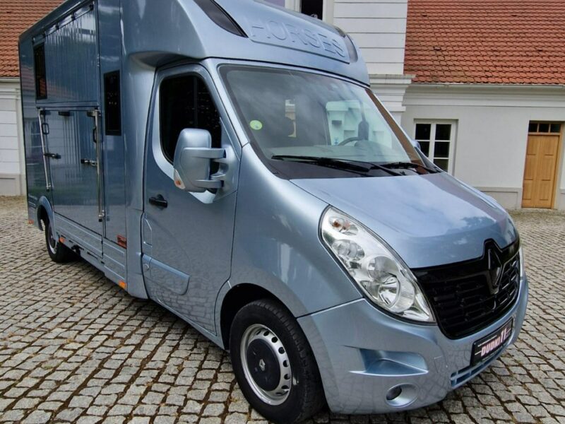 Renault Master Koniowóz, 4 Miejsca, Zabudowa Ogierowa. Kam.Cof.Hak. Na 2 konie.Szyber