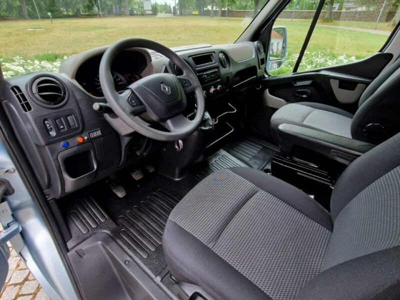 Renault Master Koniowóz, 4 Miejsca, Zabudowa Ogierowa. Kam.Cof.Hak. Na 2 konie.Szyber