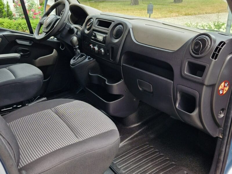Renault Master Koniowóz, 4 Miejsca, Zabudowa Ogierowa. Kam.Cof.Hak. Na 2 konie.Szyber