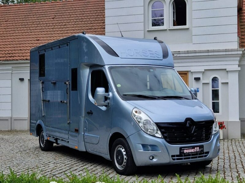 Renault Master Koniowóz, 4 Miejsca, Zabudowa Ogierowa. Kam.Cof.Hak. Na 2 konie.Szyber