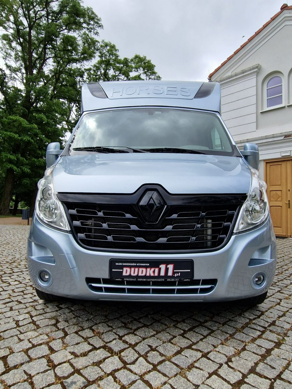 Renault Master Koniowóz, 4 Miejsca, Zabudowa Ogierowa. Kam.Cof.Hak. Na 2 konie.Szyber