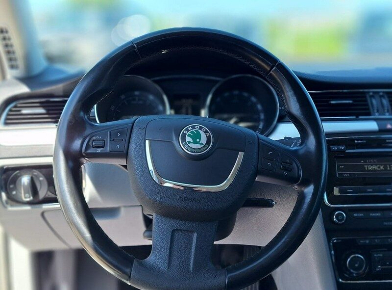 Škoda Superb automat malutki przebieg II (2008-2015)