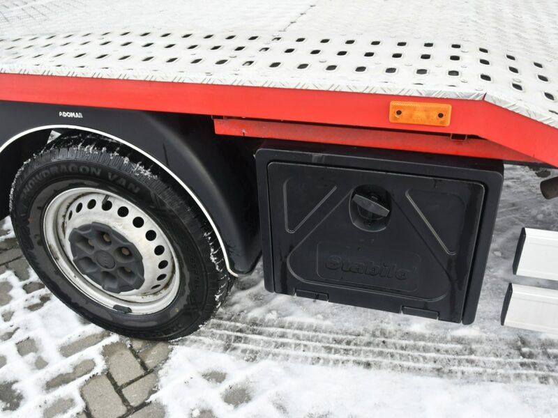 Iveco Daily 35S18 3,0D Salon Polska, Autolaweta, Pneumatyka, Hak.Wciągarka.Kamera