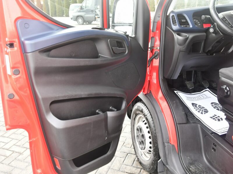 Iveco Daily 35S18 3,0D Salon Polska, Autolaweta, Pneumatyka, Hak.Wciągarka.Kamera