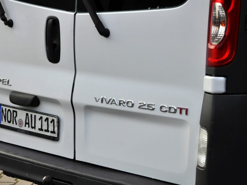 Opel Vivaro 2.5CDTI(145KM)*Klimatyzacja*Hak*I Właściciel*Serwisowany*z Niemiec
