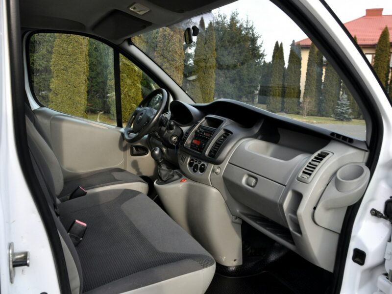 Opel Vivaro 2.5CDTI(145KM)*Klimatyzacja*Hak*I Właściciel*Serwisowany*z Niemiec