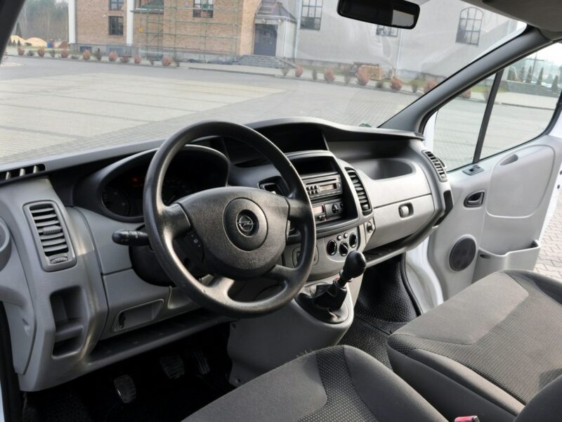 Opel Vivaro 2.5CDTI(145KM)*Klimatyzacja*Hak*I Właściciel*Serwisowany*z Niemiec