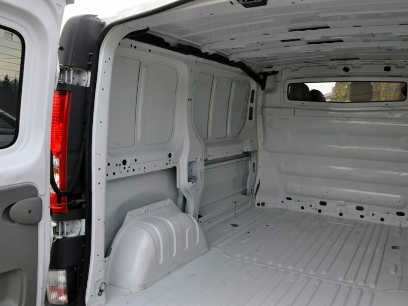 Opel Vivaro 2.5CDTI(145KM)*Klimatyzacja*Hak*I Właściciel*Serwisowany*z Niemiec