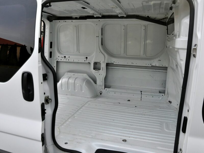 Opel Vivaro 2.5CDTI(145KM)*Klimatyzacja*Hak*I Właściciel*Serwisowany*z Niemiec