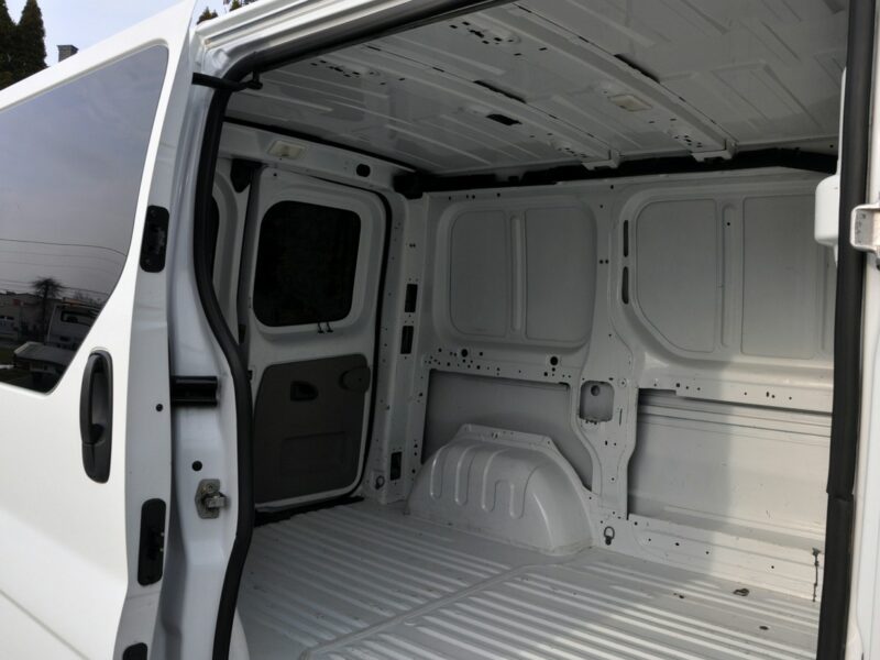Opel Vivaro 2.5CDTI(145KM)*Klimatyzacja*Hak*I Właściciel*Serwisowany*z Niemiec