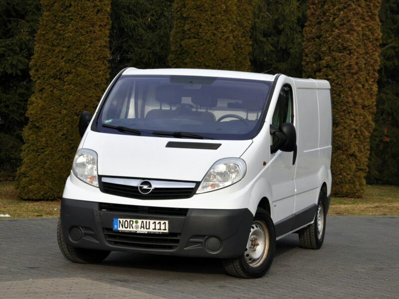 Opel Vivaro 2.5CDTI(145KM)*Klimatyzacja*Hak*I Właściciel*Serwisowany*z Niemiec