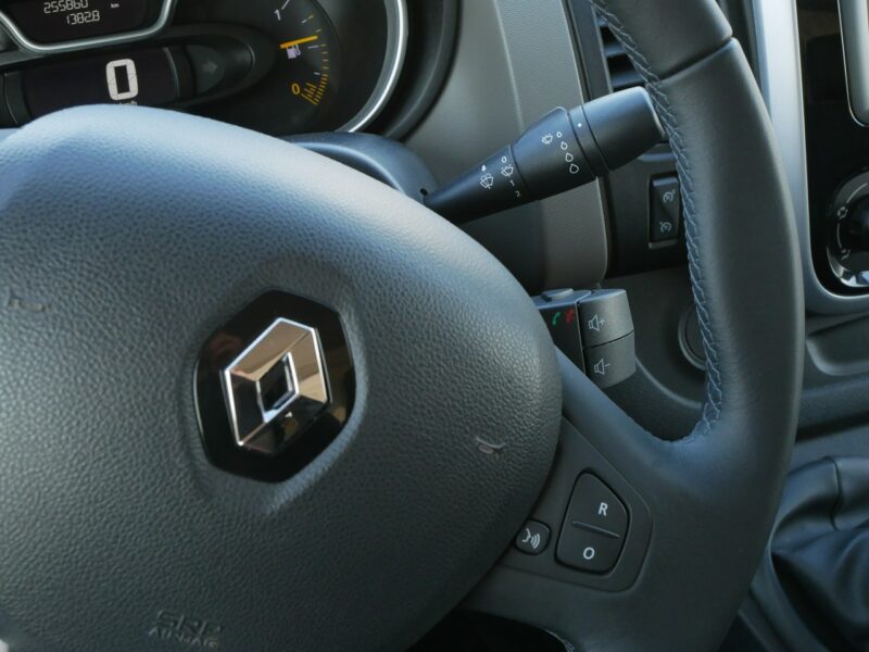 Renault Trafic III 1.6 dCi 120KM [Eu6] L1H1 -Klima -Navi -Po wielu wymianach ekspl.