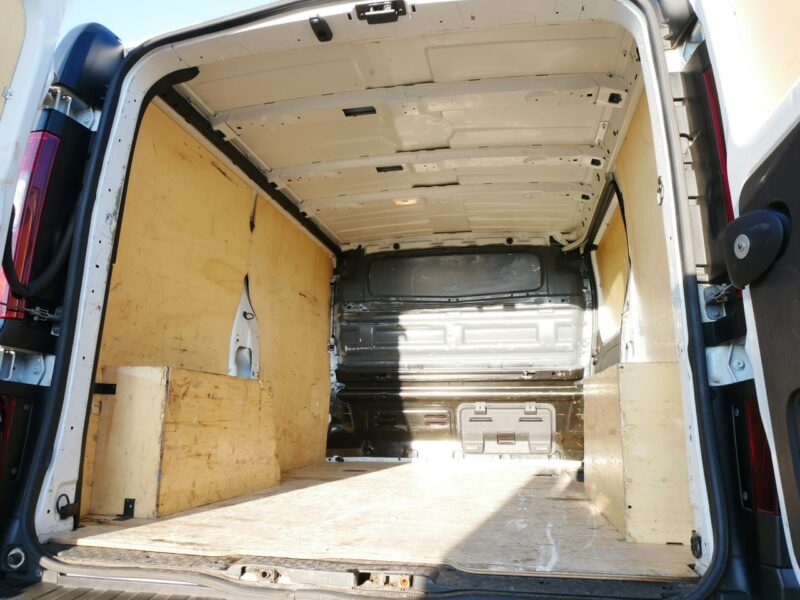 Renault Trafic III 1.6 dCi 120KM [Eu6] L1H1 -Klima -Navi -Po wielu wymianach ekspl.