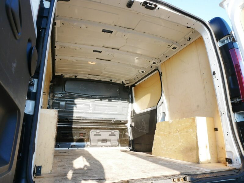 Renault Trafic III 1.6 dCi 120KM [Eu6] L1H1 -Klima -Navi -Po wielu wymianach ekspl.