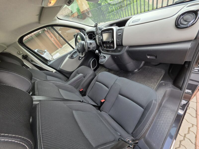 Renault Trafic 2017r LONG Furgon Brygadówka 6osobowy