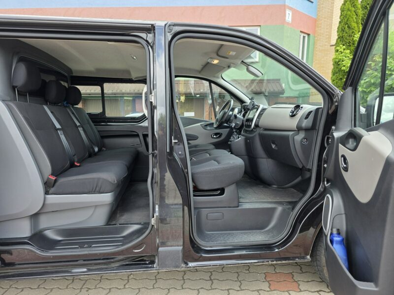 Renault Trafic 2017r LONG Furgon Brygadówka 6osobowy