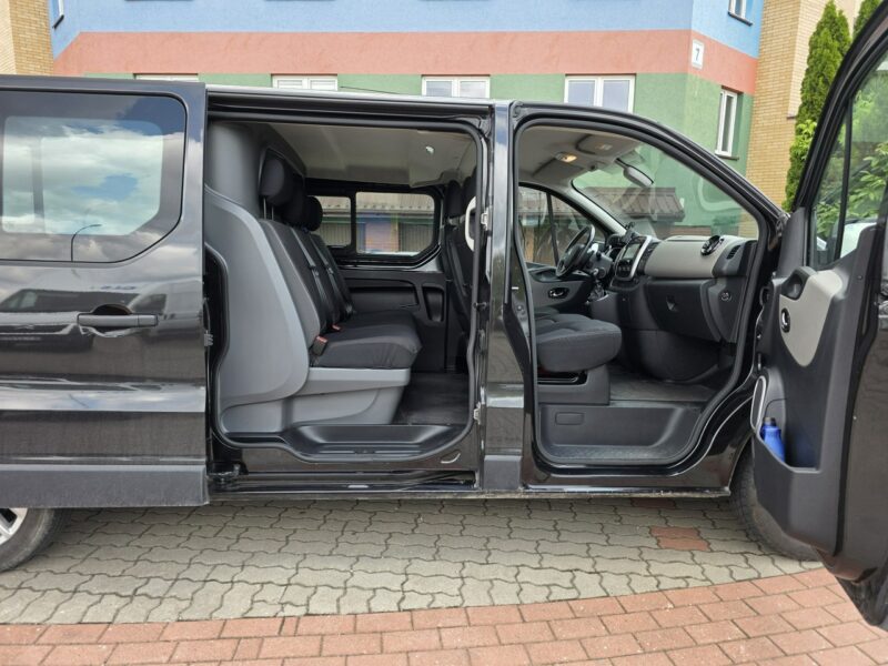 Renault Trafic 2017r LONG Furgon Brygadówka 6osobowy