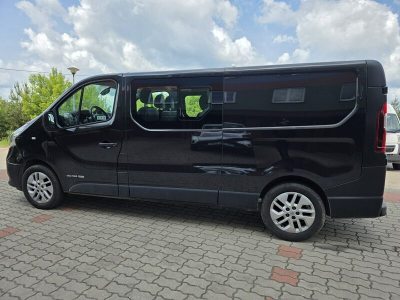 Renault Trafic 2017r LONG Furgon Brygadówka 6osobowy