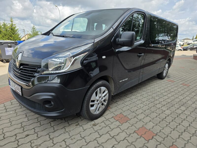 Renault Trafic 2017r LONG Furgon Brygadówka 6osobowy
