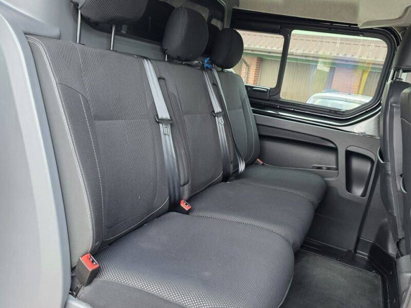 Renault Trafic 2017r LONG Furgon Brygadówka 6osobowy