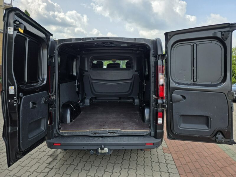 Renault Trafic 2017r LONG Furgon Brygadówka 6osobowy