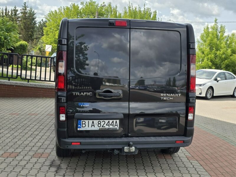 Renault Trafic 2017r LONG Furgon Brygadówka 6osobowy