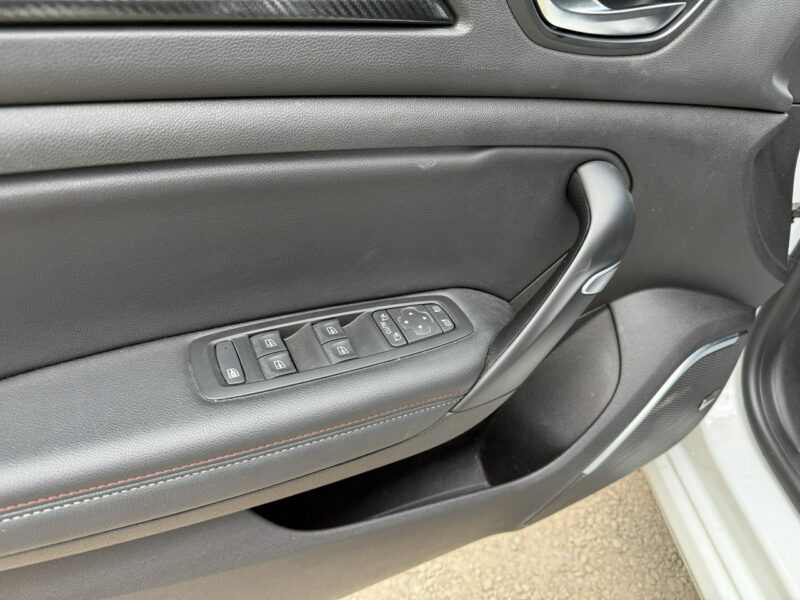 Renault Megane E-Tech*RS*LINE*Full*LED*NAvi*Kamera*Plug*In*Hybrid*Asystenci*Full*Opcj IV (2016-)