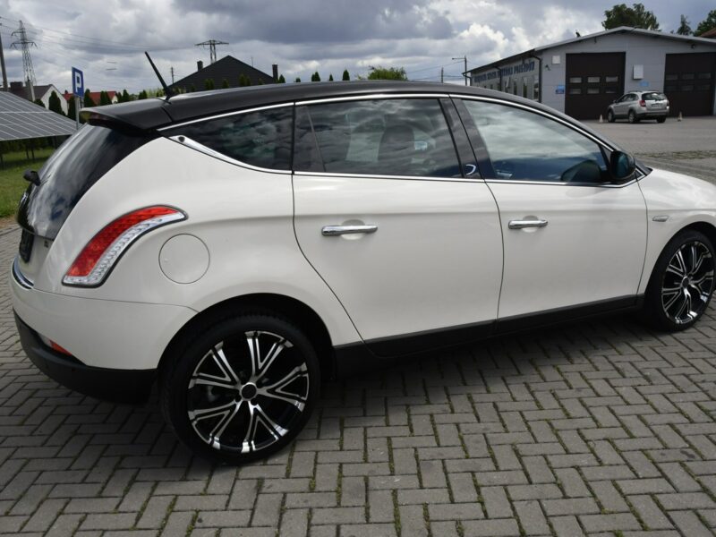 Lancia Delta 1,4B Turbo DUDKI11 Ledy,Pół-Skóry,Szyberdach x2, Serwis,Klimatronic III (2008-)