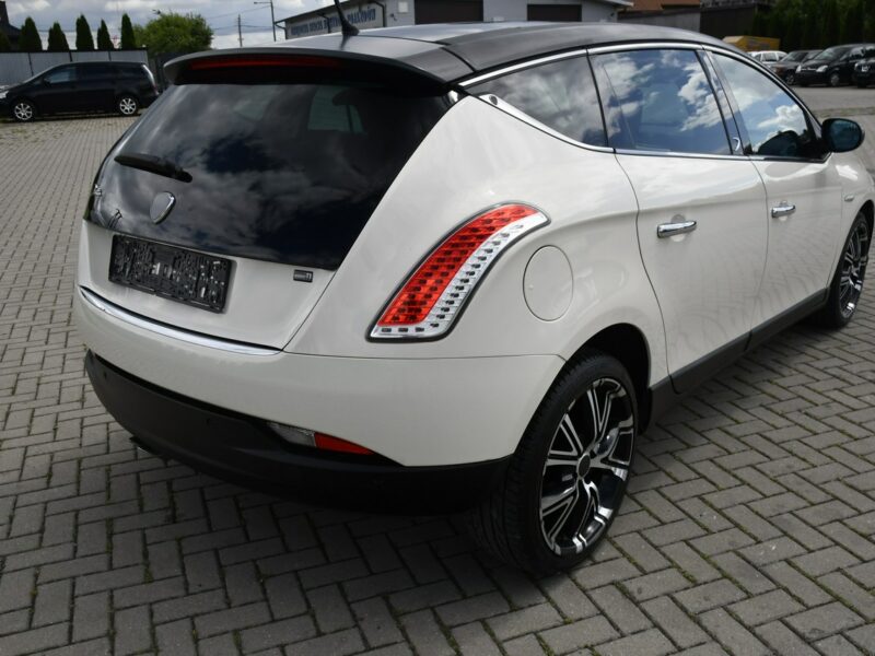 Lancia Delta 1,4B Turbo DUDKI11 Ledy,Pół-Skóry,Szyberdach x2, Serwis,Klimatronic III (2008-)