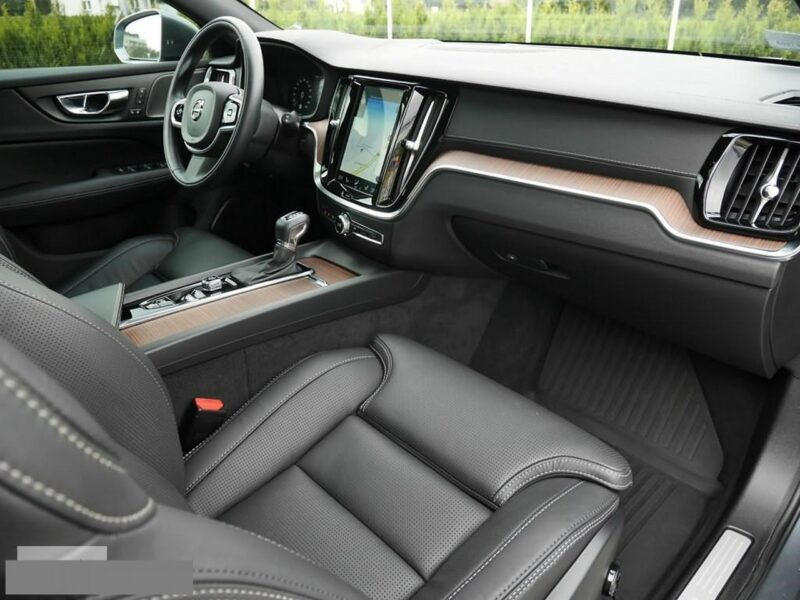 Volvo V60 2.0T5 250KM Cross Country 4x4 4WD -Najbogarsza wersa II (2018-)