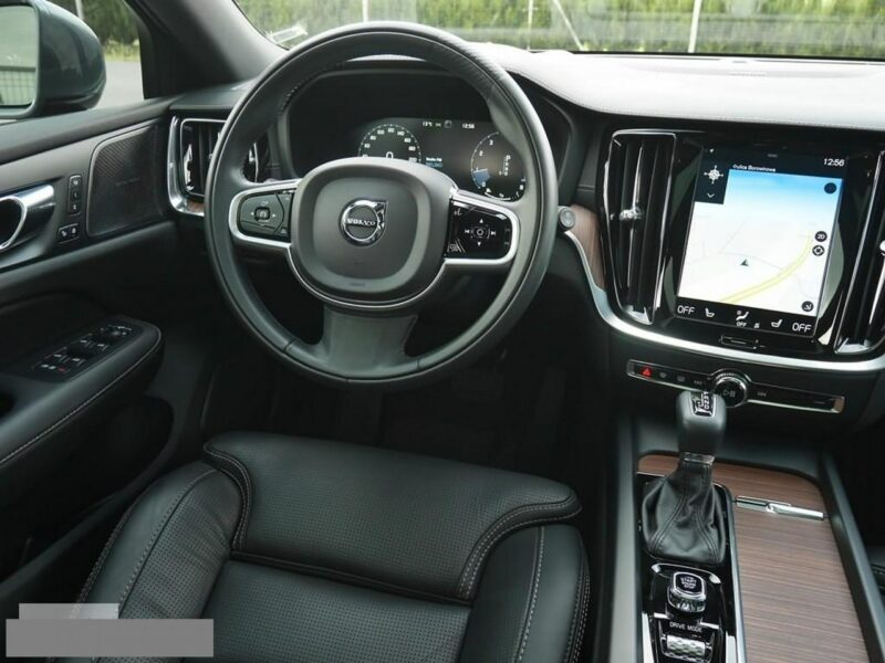 Volvo V60 2.0T5 250KM Cross Country 4x4 4WD -Najbogarsza wersa II (2018-)