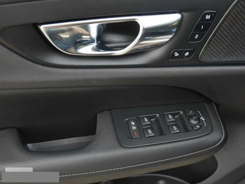Volvo V60 2.0T5 250KM Cross Country 4x4 4WD -Najbogarsza wersa II (2018-)