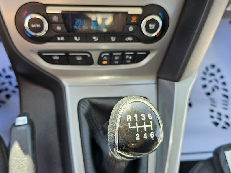 Ford Focus Oszczędny 125KM!Śliczny kolor,Mega wyp.SAM PARKUJE,Gwarancja/Zamian Mk3 (2010-2018)
