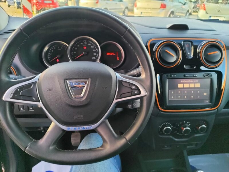 Dacia Lodgy Najbogatsza wersja Skóra Navi