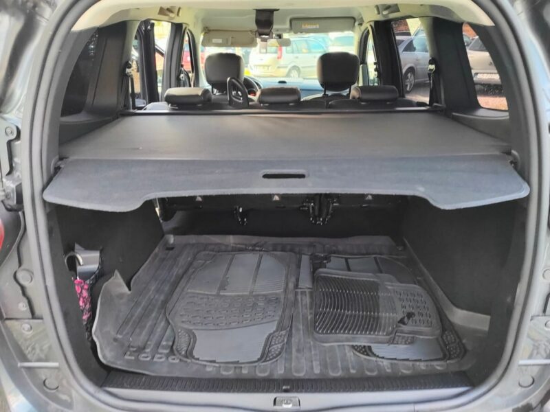 Dacia Lodgy Najbogatsza wersja Skóra Navi