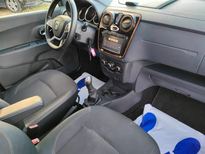 Dacia Lodgy Najbogatsza wersja Skóra Navi