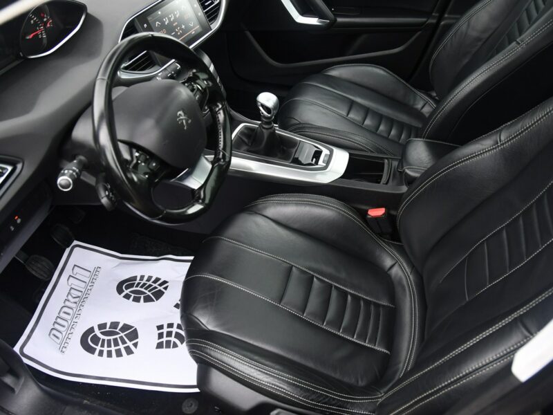 Peugeot 308 SW 1,2Turbo Navi,Kam.Cofania,Skóry,Tempomat,kredyt.GWARANCJA III (2013-)