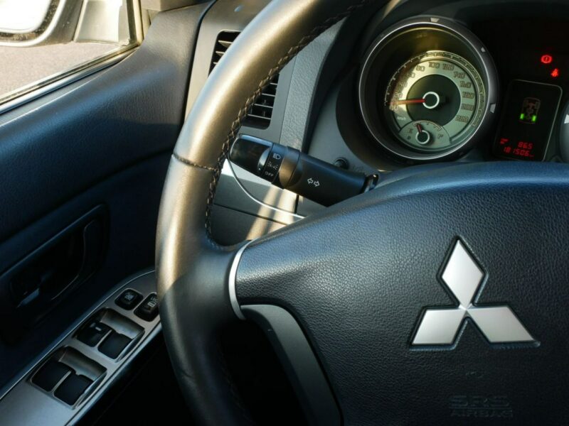 Mitsubishi Pajero 3.2DI-D 200KM 4x4 AWD Super Select -7 Osób VAT 23% Brutto -4WD -Euro 5 IV (2007-)
