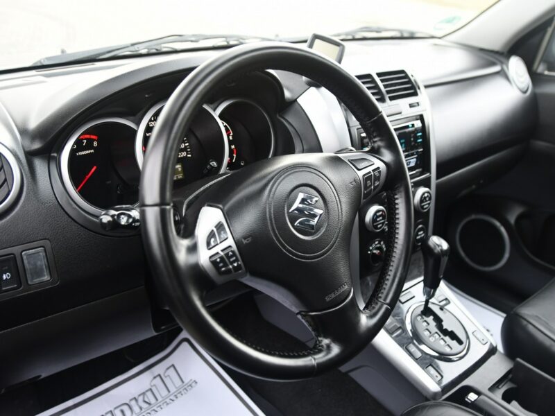 Suzuki Grand Vitara 2,4B DUDKI11 Automat,Hands-Free,4x4,Xenony,Szyberdach,El.szyby.kredyt. II (2005-2015)