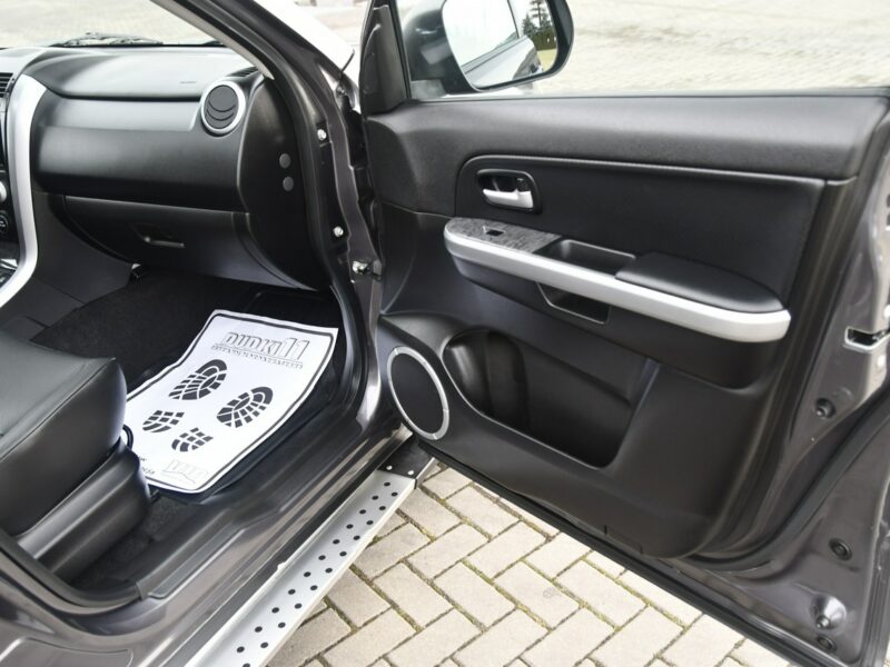 Suzuki Grand Vitara 2,4B DUDKI11 Automat,Hands-Free,4x4,Xenony,Szyberdach,El.szyby.kredyt. II (2005-2015)