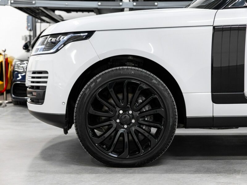 Land Rover Range Rover 4.4 SDV8 Vogue. TV. Drive Pro. 22 cale. Krajowy. Jak nowy. IV (2012-2021)