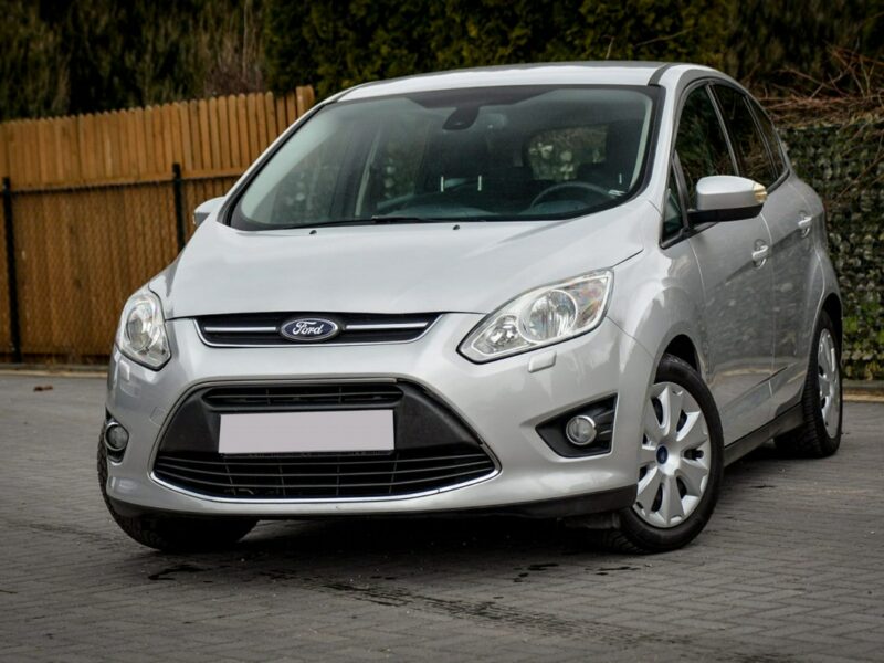 Ford Kuga Bi-Xenon grzana kierownica grzane fotele klima auuto tempomat navi PDC II (2012-)