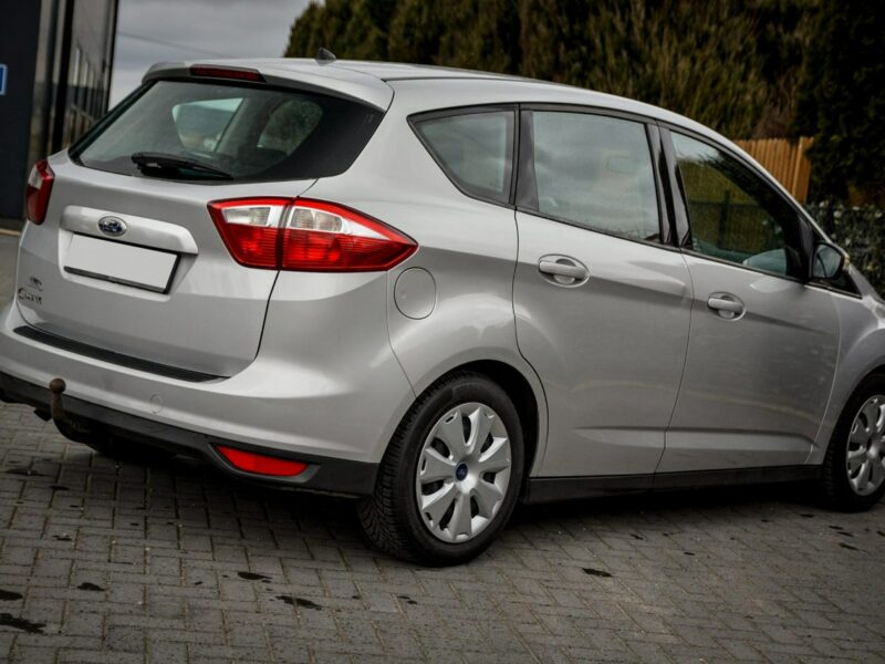 Ford Kuga Bi-Xenon grzana kierownica grzane fotele klima auuto tempomat navi PDC II (2012-)