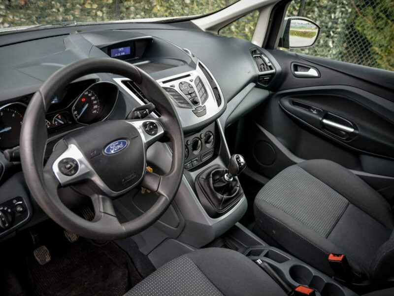 Ford Kuga Bi-Xenon grzana kierownica grzane fotele klima auuto tempomat navi PDC II (2012-)