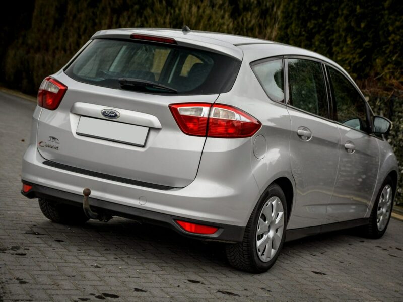 Ford Kuga Bi-Xenon grzana kierownica grzane fotele klima auuto tempomat navi PDC II (2012-)