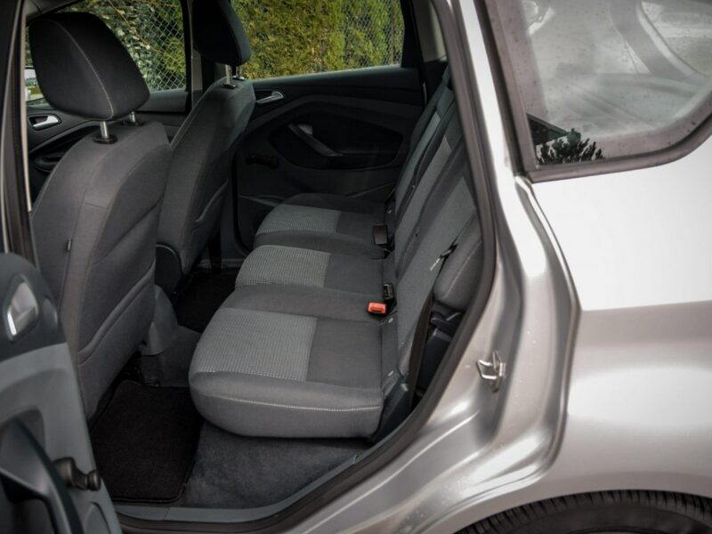 Ford Kuga Bi-Xenon grzana kierownica grzane fotele klima auuto tempomat navi PDC II (2012-)